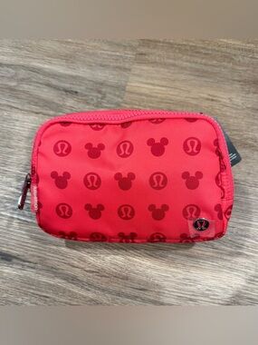 NWT lululemon athletica Disney Belt Bag in Lip Gloss Pink Mickey Mouse